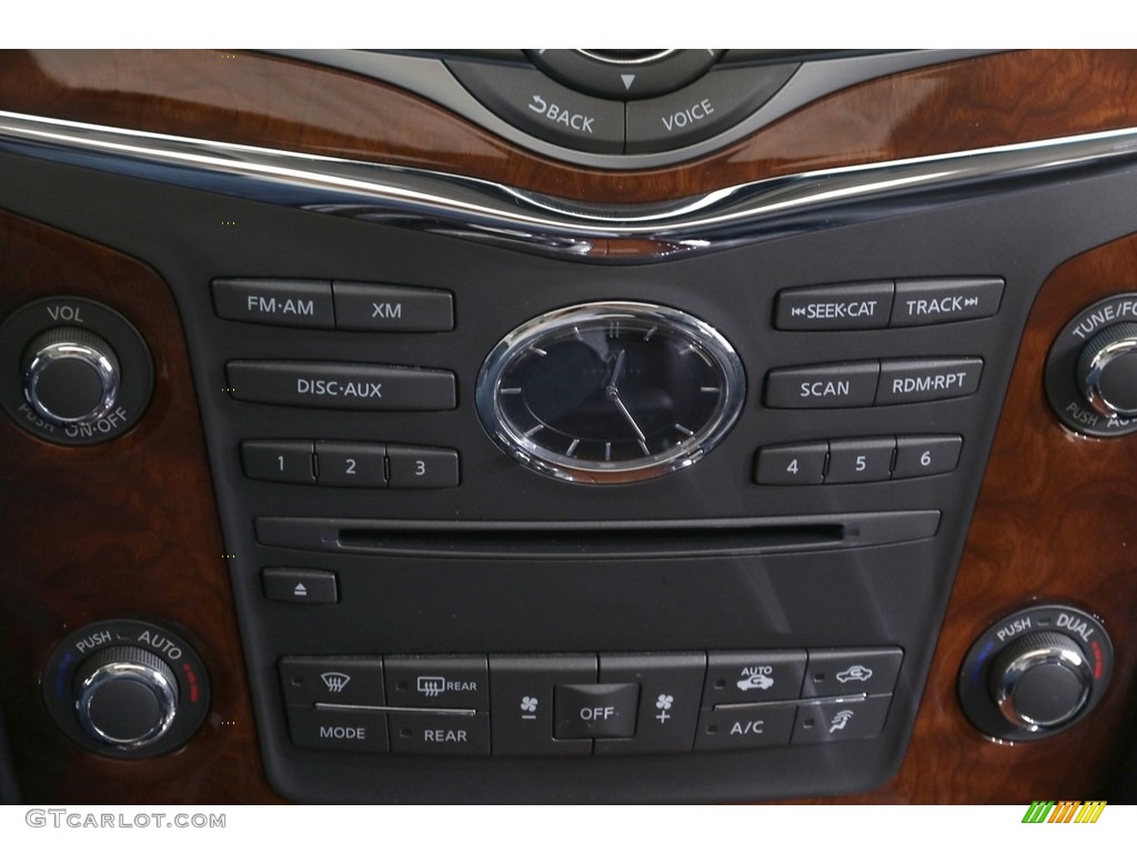 2015 Infiniti QX80 AWD Controls Photos