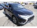 2019 Labrador Black Metallic Mitsubishi Outlander SE  photo #3