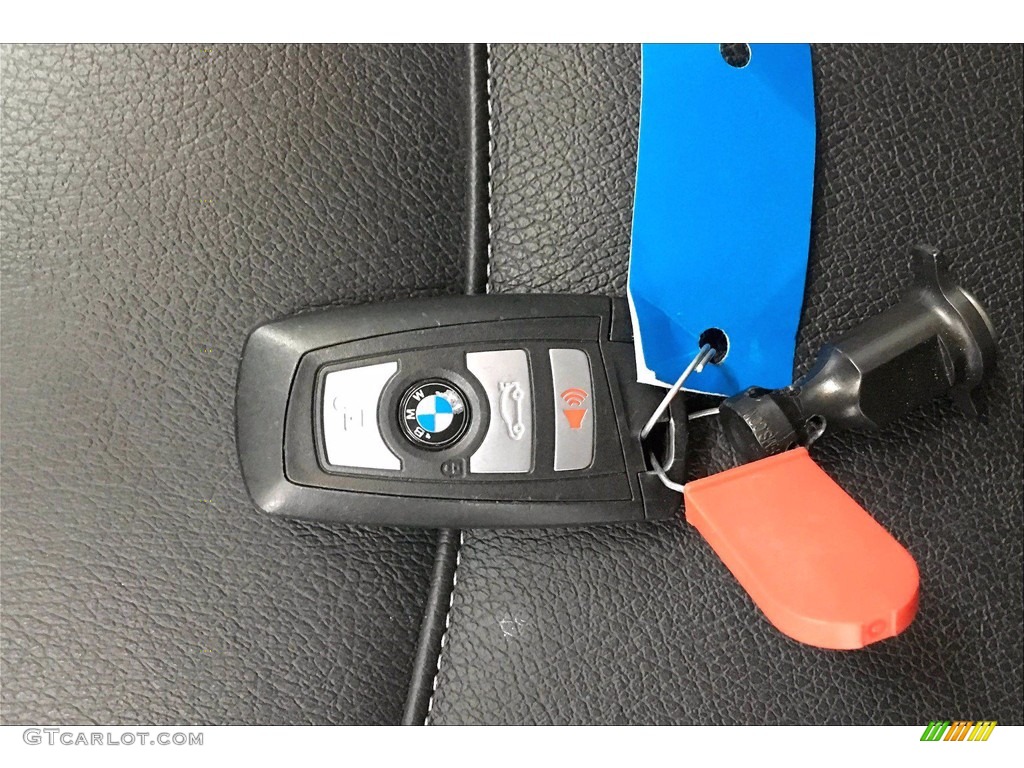 2017 BMW X3 sDrive28i Keys Photos
