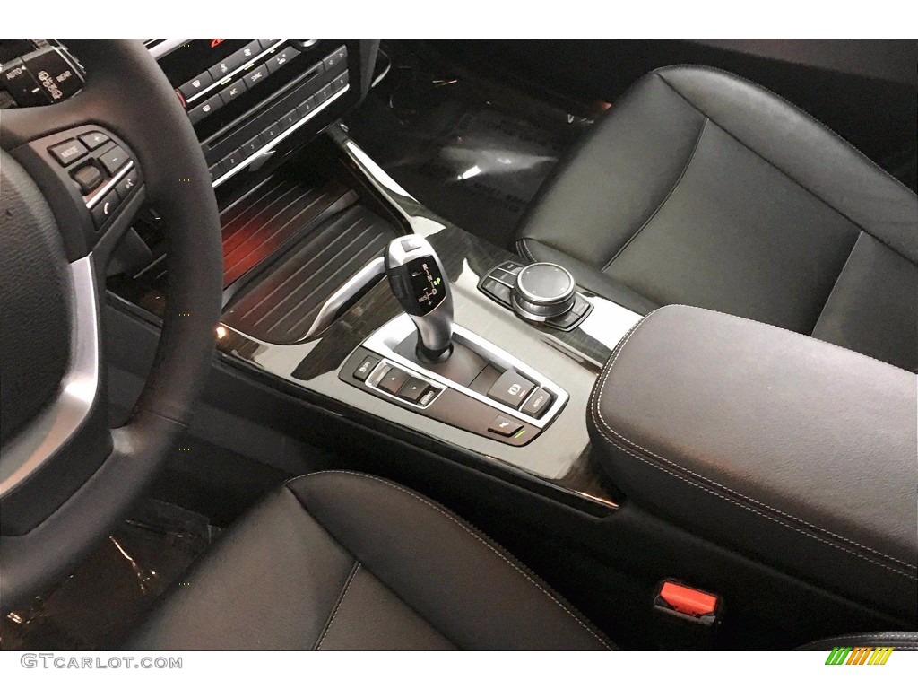 2017 BMW X3 sDrive28i Transmission Photos