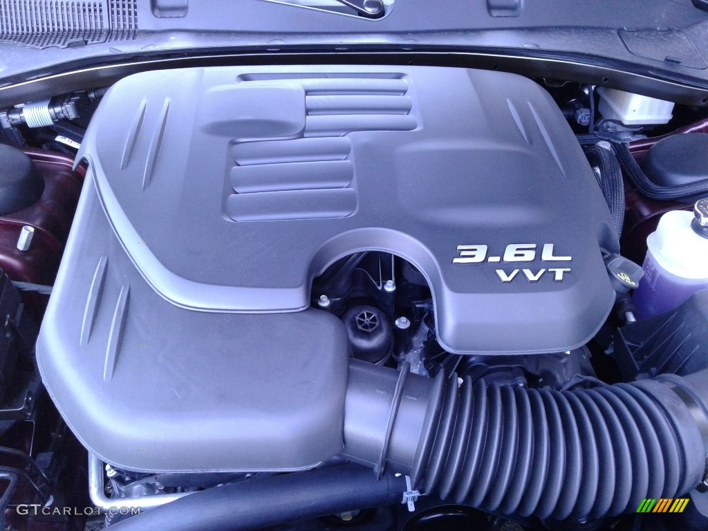 2020 Dodge Charger SXT Engine Photos