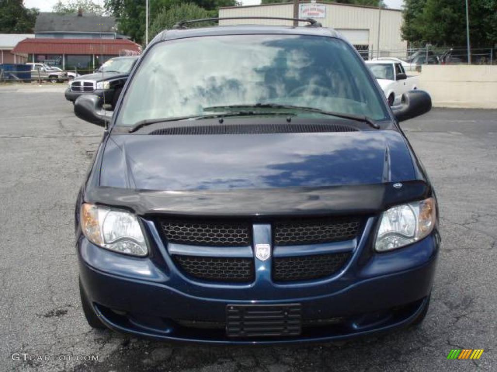 2003 Grand Caravan SE - Midnight Blue Pearl / Taupe photo #5