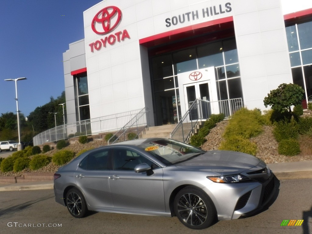 2019 Camry SE - Celestial Silver Metallic / Black photo #2