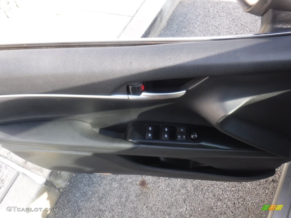 2019 Camry SE - Celestial Silver Metallic / Black photo #18