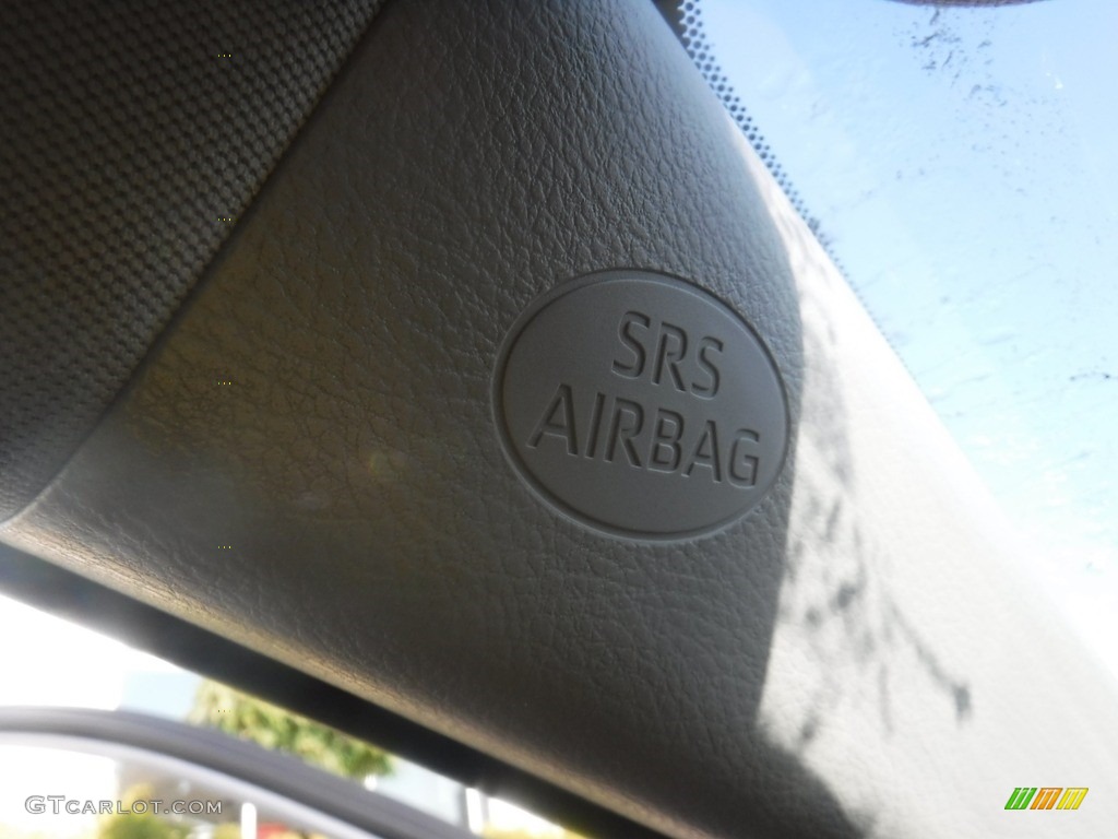 2019 Camry SE - Celestial Silver Metallic / Black photo #21