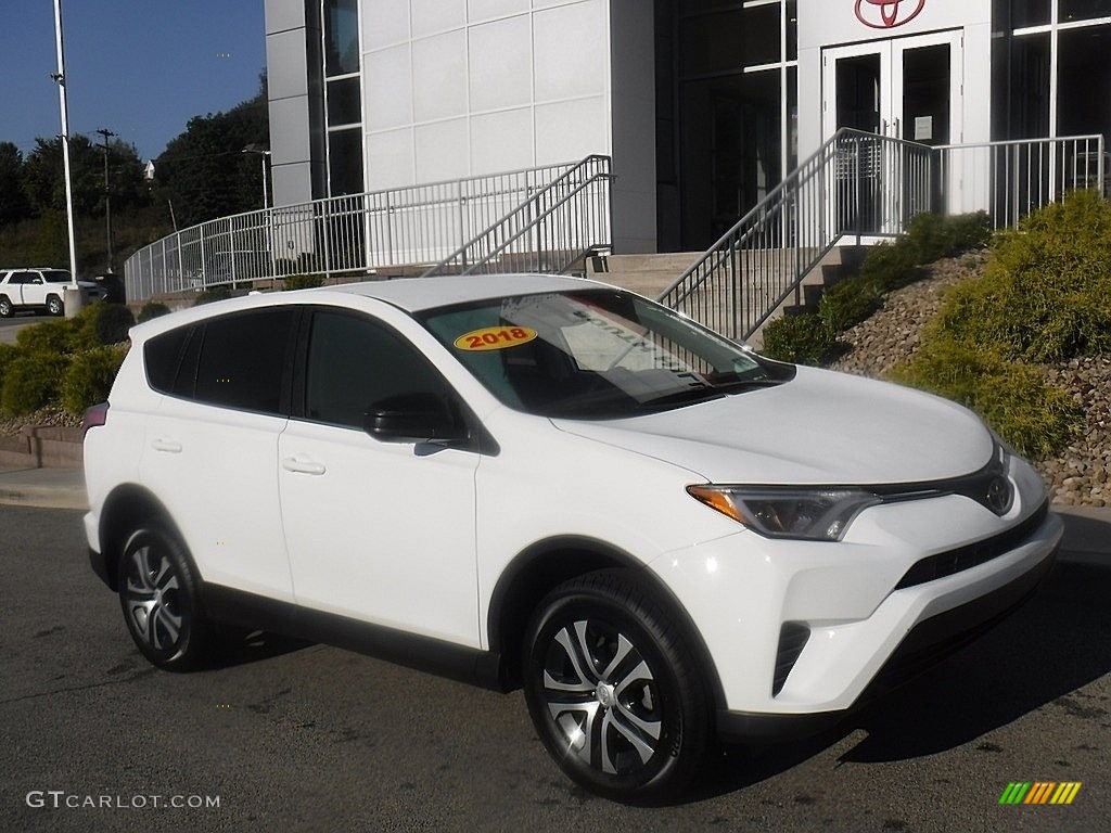 2018 RAV4 LE AWD - Super White / Black photo #1