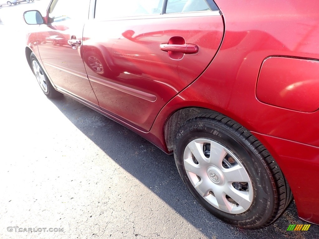 2004 Camry LE - Salsa Red Pearl / Stone photo #12
