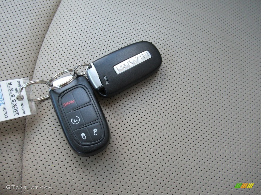2016 Ram 1500 Laramie Crew Cab 4x4 Keys Photo #139634601