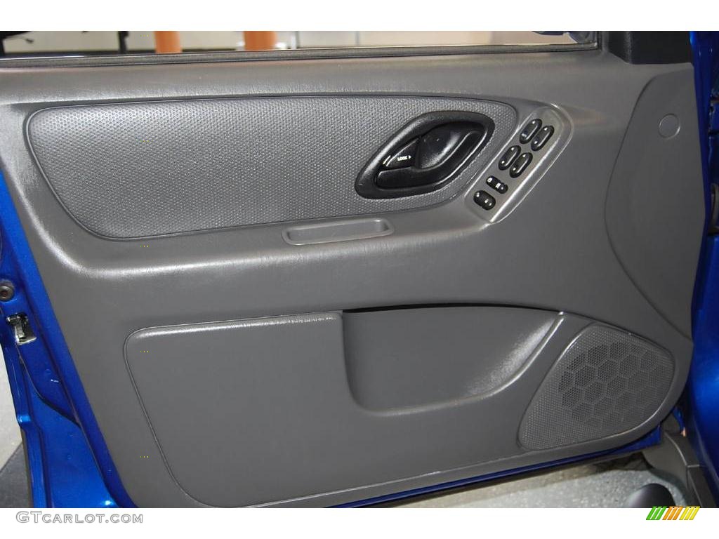 2006 Escape XLS 4WD - Sonic Blue Metallic / Medium/Dark Flint photo #33