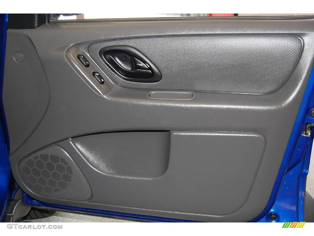 2006 Escape XLS 4WD - Sonic Blue Metallic / Medium/Dark Flint photo #35