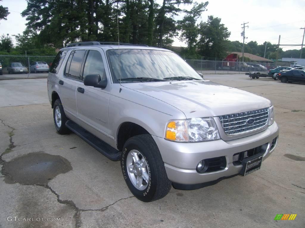 2004 Explorer XLT 4x4 - Silver Birch Metallic / Graphite photo #8