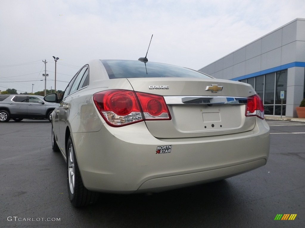 2016 Cruze Limited LT - Champagne Silver Metallic / Jet Black photo #5