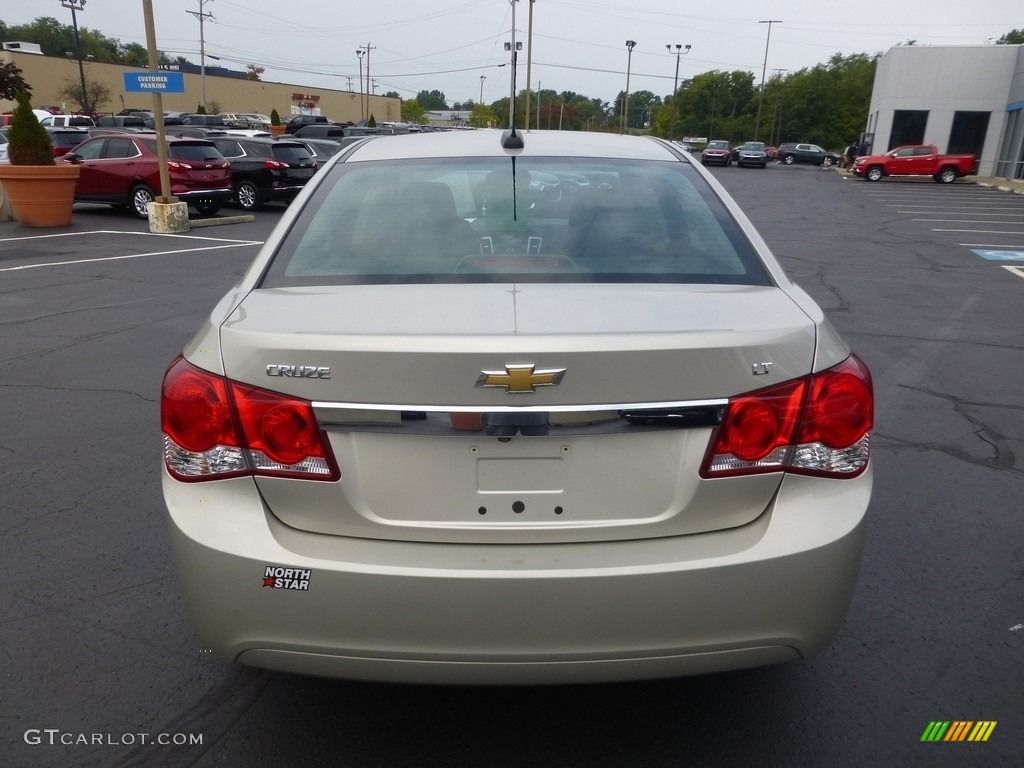 2016 Cruze Limited LT - Champagne Silver Metallic / Jet Black photo #6