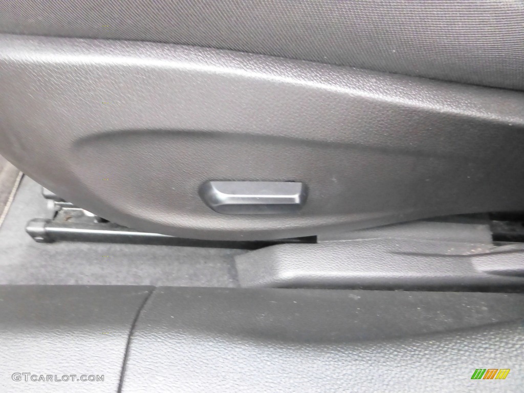 2016 Cruze Limited LT - Champagne Silver Metallic / Jet Black photo #25