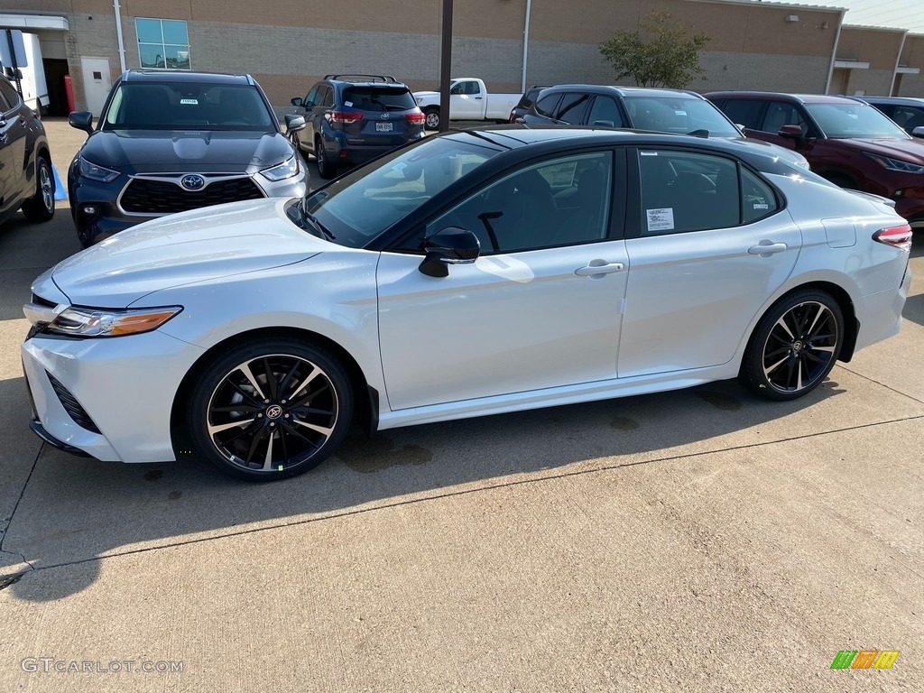 2020 Camry XSE - Wind Chill Pearl / Black photo #1