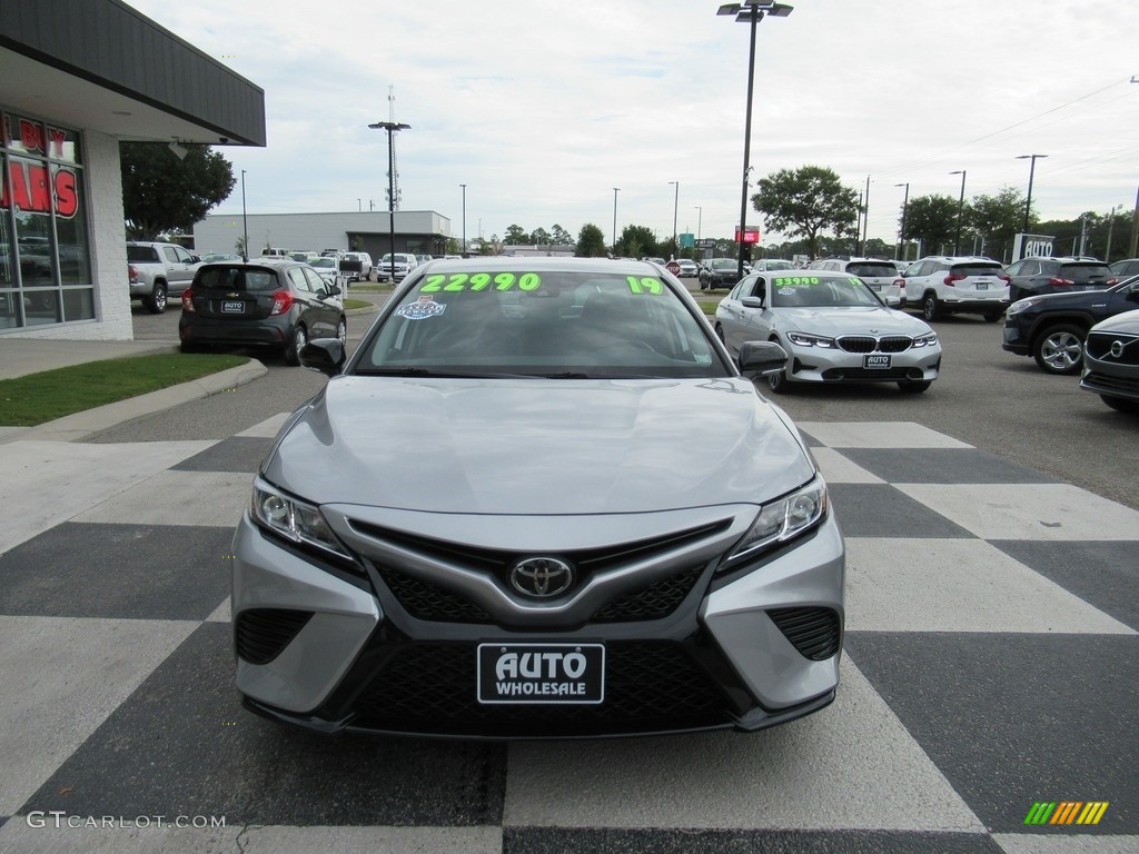 2019 Camry SE - Celestial Silver Metallic / Black photo #2