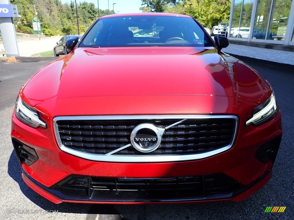 2019 S60 T6 AWD R Design - Fusion Red Metallic / Charcoal photo #9