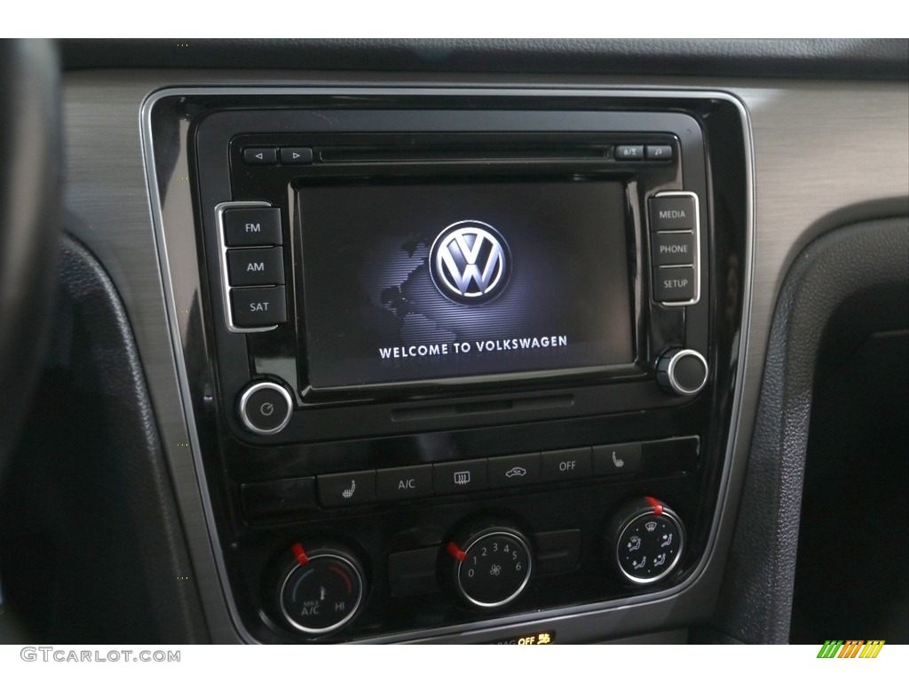 2015 Volkswagen Passat SE Sedan Controls Photo #139650253