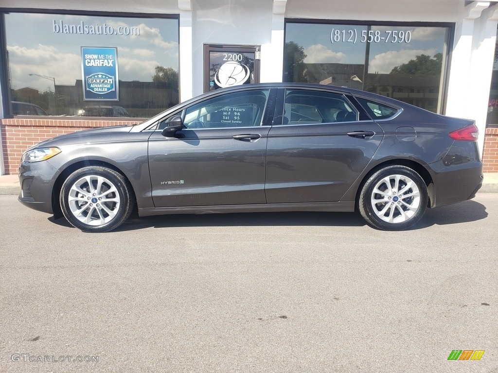 2019 Fusion Hybrid SE - Magnetic / Ebony photo #1