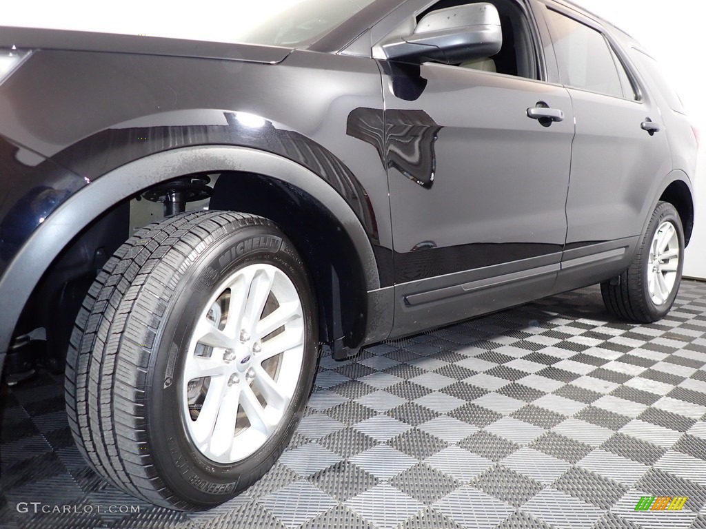 2017 Explorer 4WD - Shadow Black / Ebony Black photo #8