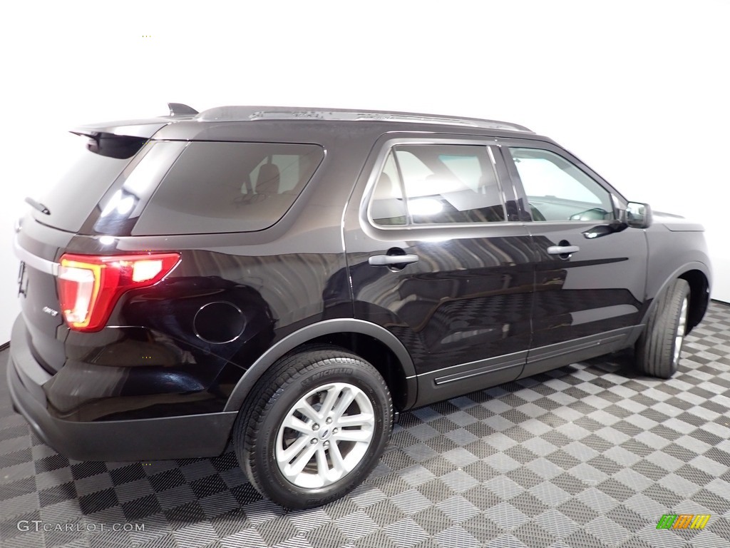 2017 Explorer 4WD - Shadow Black / Ebony Black photo #15