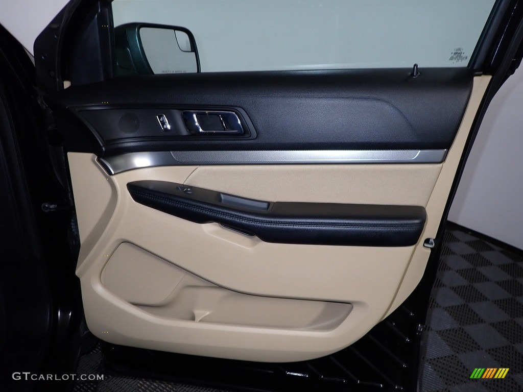 2017 Explorer 4WD - Shadow Black / Ebony Black photo #25