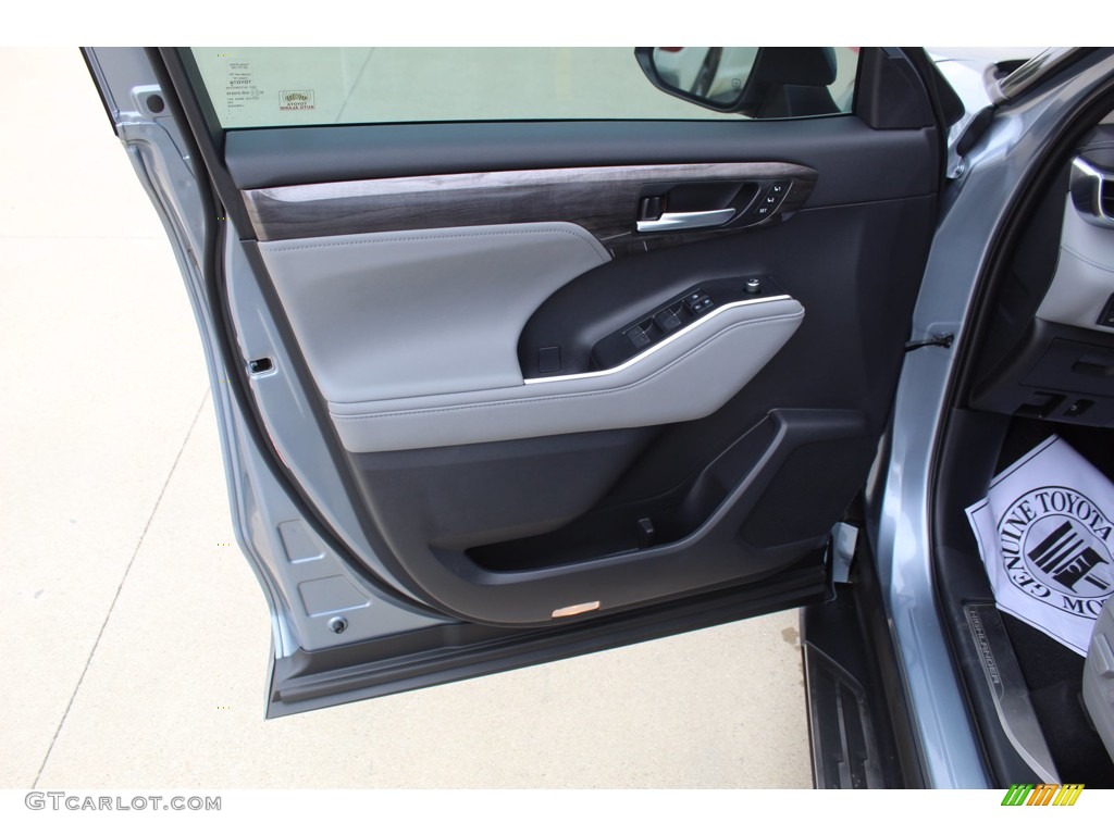 2020 Toyota Highlander Platinum Gray Door Panel Photo #139658146