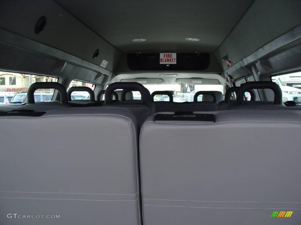 2009 E Series Van E350 Super Duty XL Passenger - Oxford White / Medium Flint photo #25