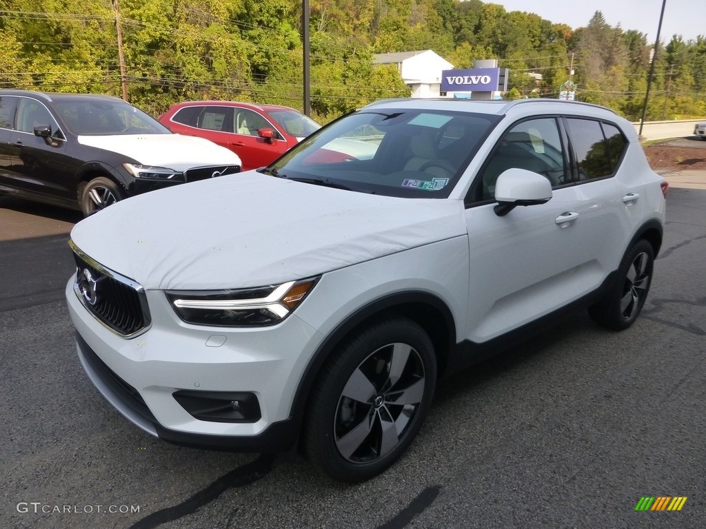 Crystal White Metallic 2021 Volvo XC40 T5 Momentum AWD Exterior Photo #139659685
