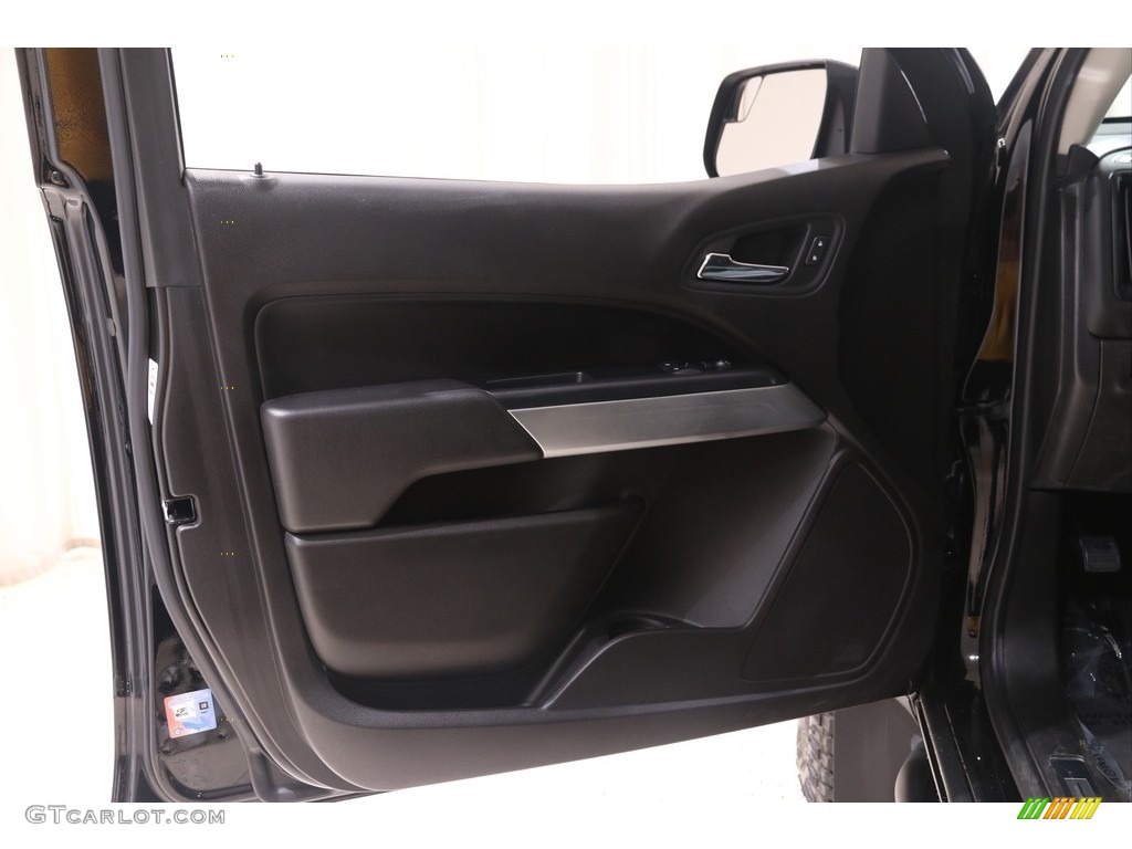 2017 Chevrolet Colorado ZR2 Extended Cab 4x4 Door Panel Photos