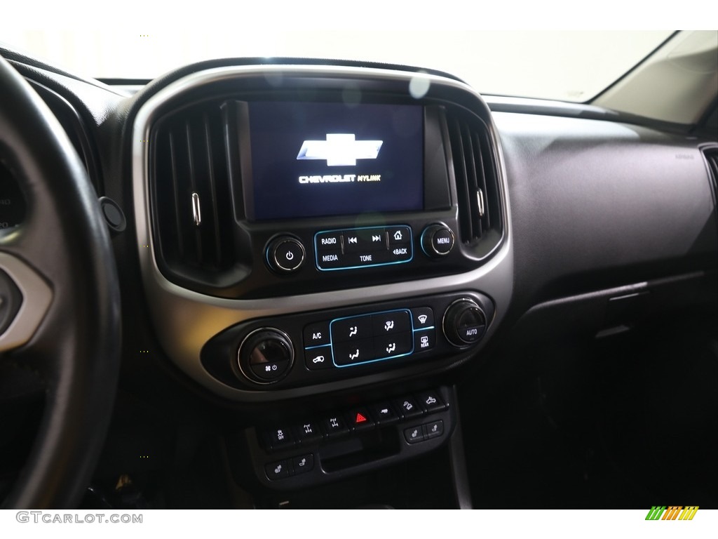 2017 Chevrolet Colorado ZR2 Extended Cab 4x4 Controls Photo #139661980