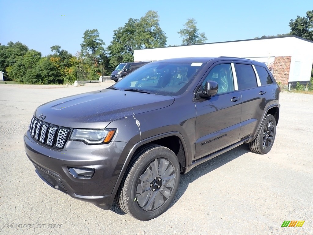 Granite Crystal Metallic Jeep Grand Cherokee