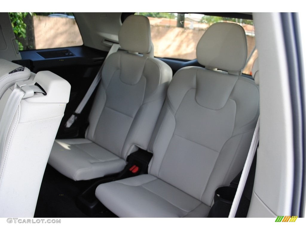 2019 Volvo XC90 T5 Momentum Rear Seat Photo #139663315