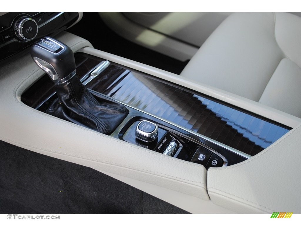 2019 Volvo XC90 T5 Momentum 8 Speed Automatic Transmission Photo #139663375