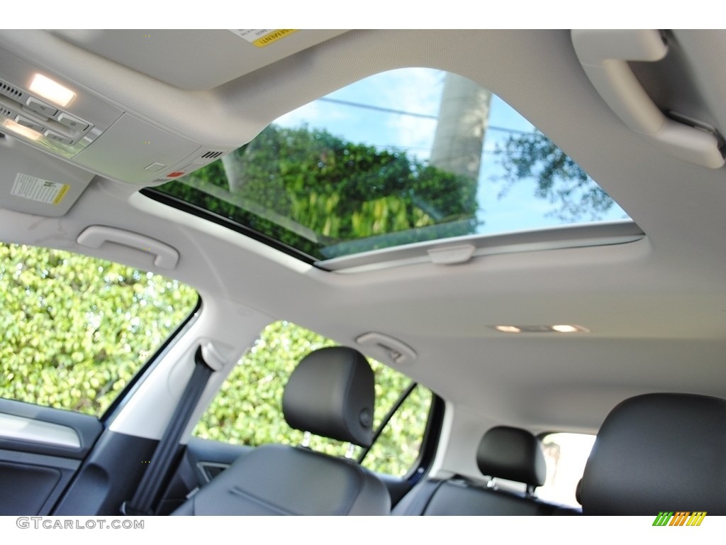 2017 Volkswagen Golf 4 Door 1.8T Wolfsburg Sunroof Photos