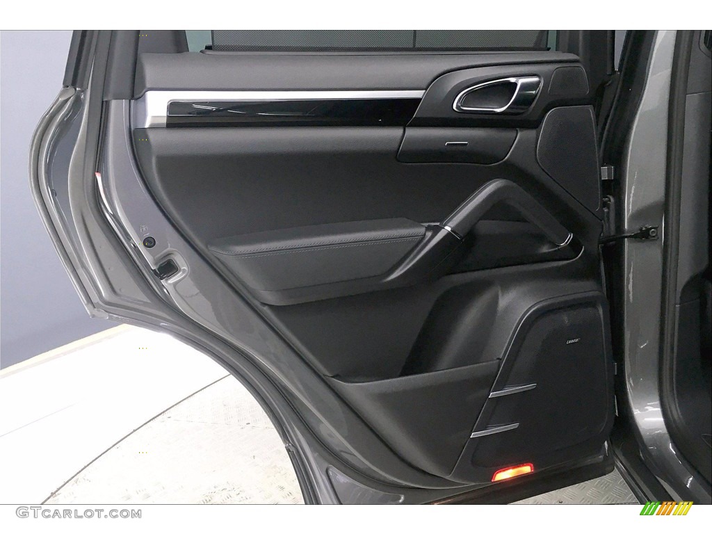2016 Porsche Cayenne S Door Panel Photos