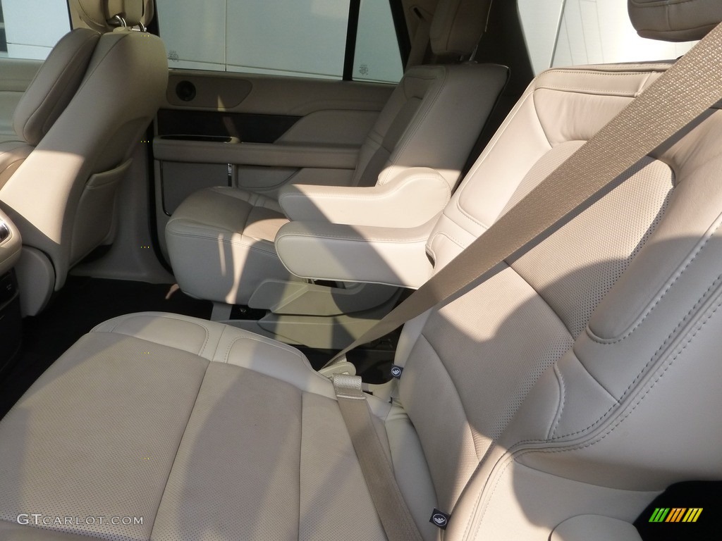 2019 Lincoln Navigator Select 4x4 Rear Seat Photos