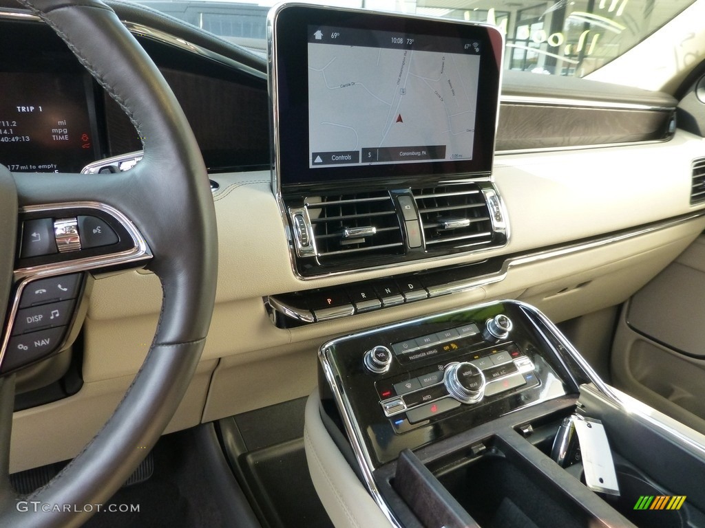 2019 Lincoln Navigator Select 4x4 Controls Photo #139666966