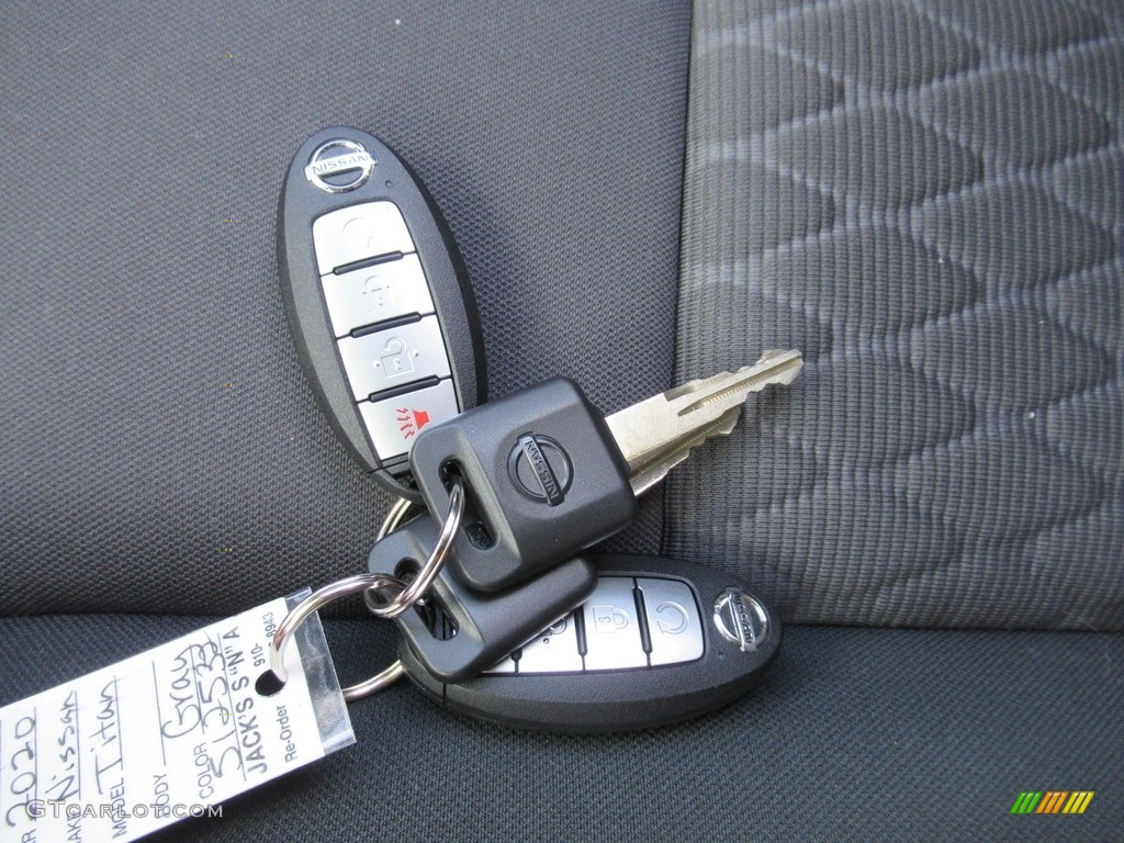2020 Nissan Titan SV Crew Cab 4x4 Keys Photo #139667404