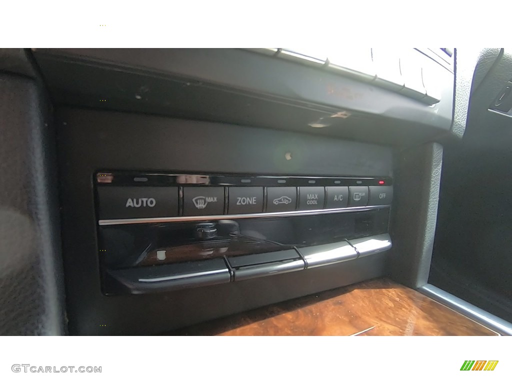 2014 E 350 4Matic Sedan - Iridium Silver Metallic / Black photo #17