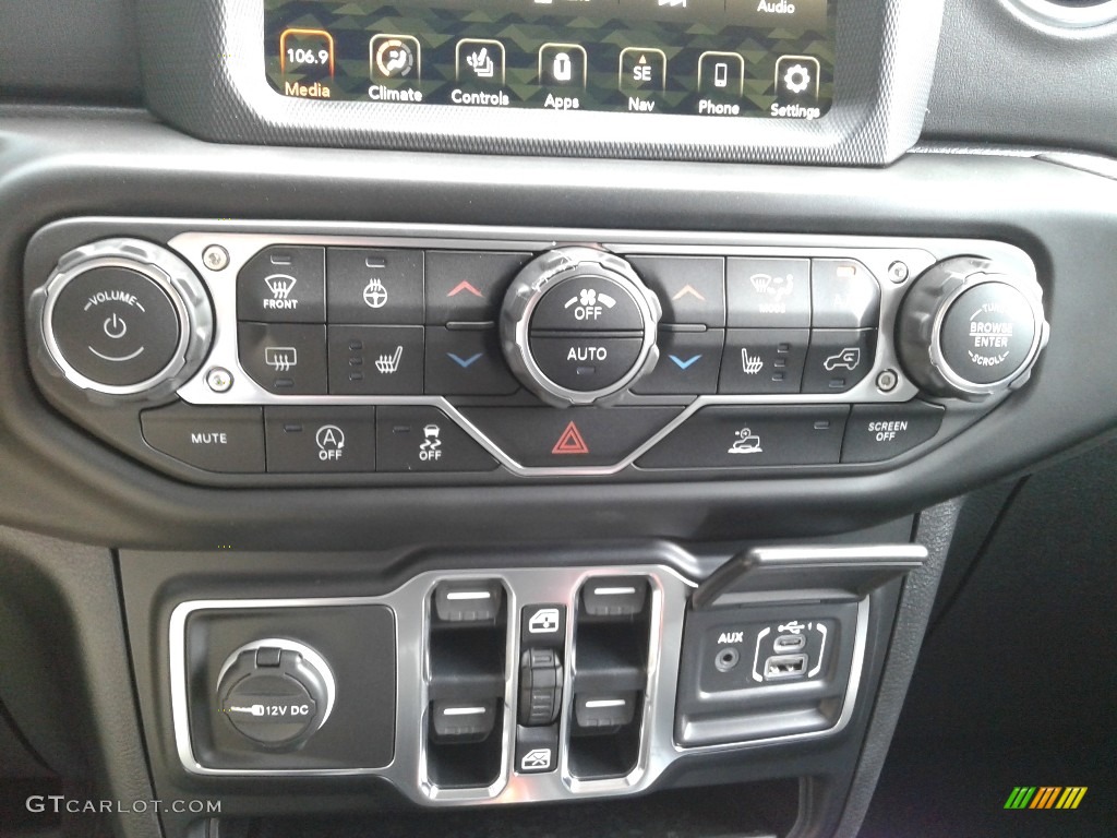 2021 Jeep Gladiator Overland 4x4 Controls Photo #139669080