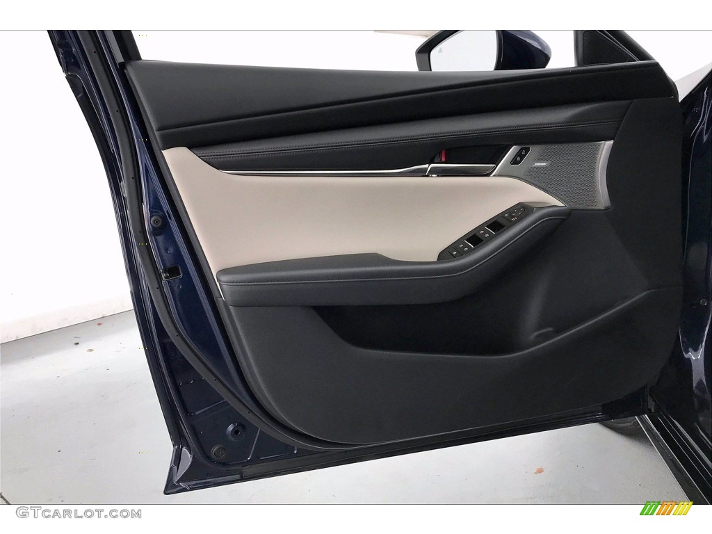 2019 Mazda MAZDA3 Hatchback Preferred White Door Panel Photo #139670148