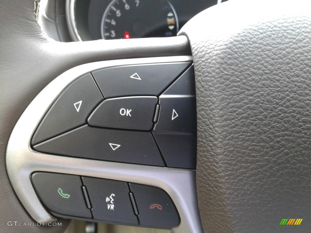 2020 Jeep Grand Cherokee Overland 4x4 Light Frost/Brown Steering Wheel Photo #139671685