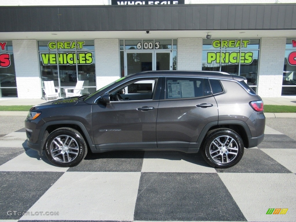 2019 Compass Latitude - Granite Crystal Metallic / Black/Ski Gray photo #1