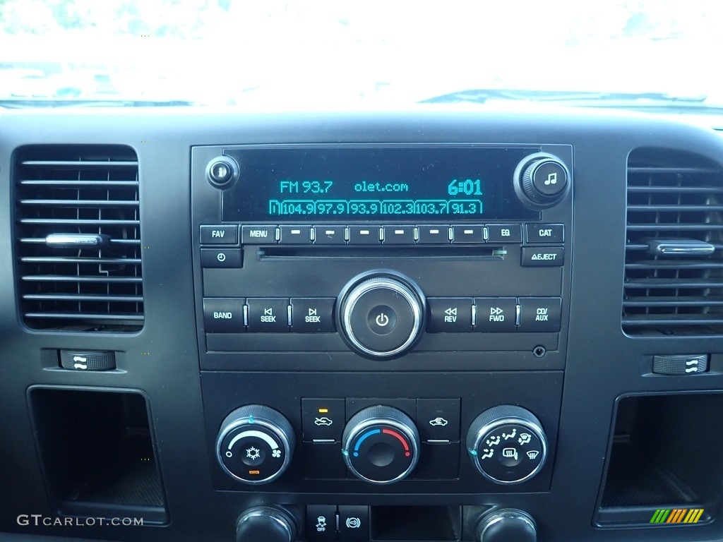 2013 Chevrolet Silverado 3500HD WT Extended Cab 4x4 Controls Photo #139682287