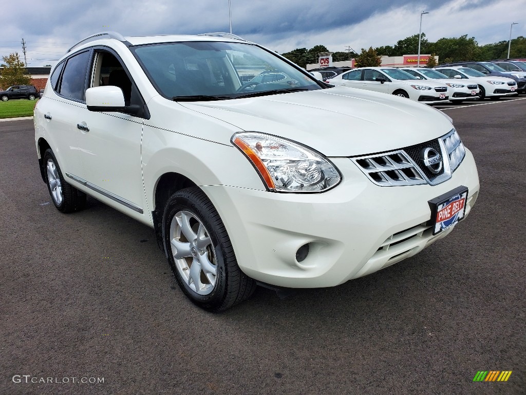 2011 Rogue SV AWD - Pearl White / Black photo #1