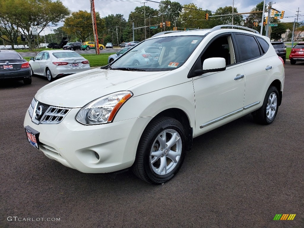 2011 Rogue SV AWD - Pearl White / Black photo #9