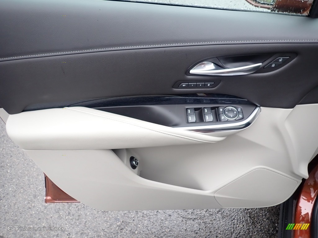 2021 Cadillac XT4 Premium Luxury AWD Light Platinum/Jet Black Door Panel Photo #139694484