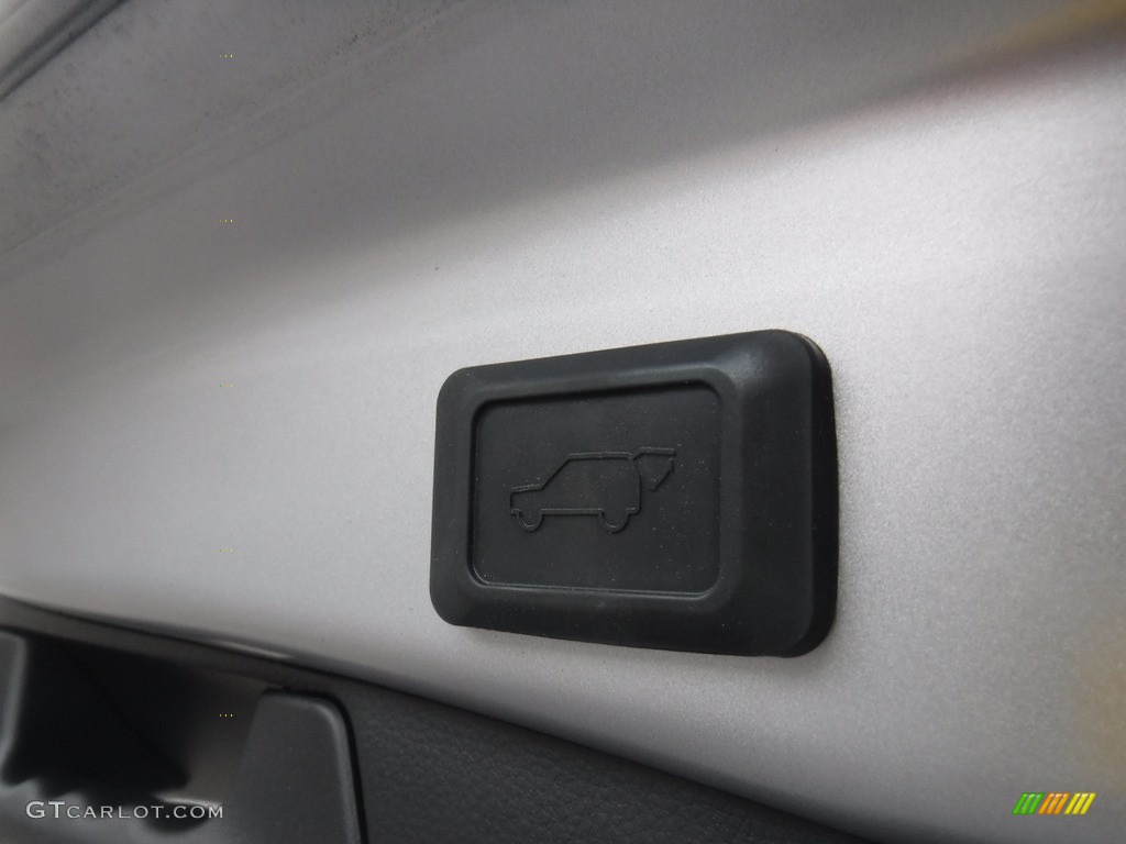 2019 RAV4 XSE AWD Hybrid - Silver Sky Metallic / Black photo #26