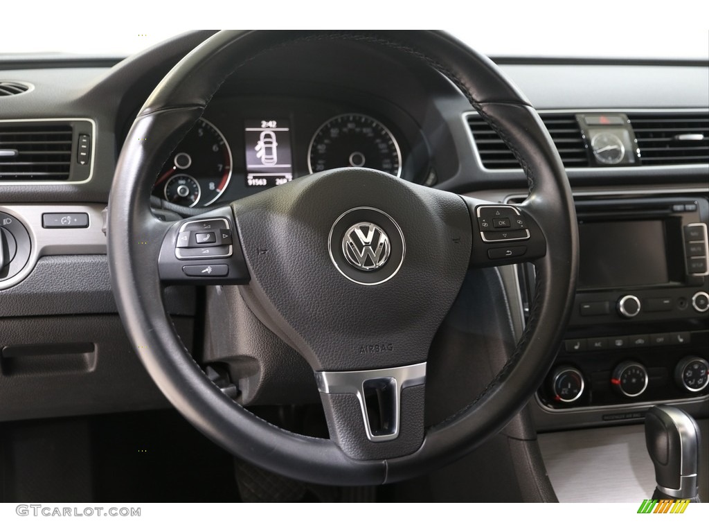 2015 Volkswagen Passat SE Sedan Titan Black Steering Wheel Photo #139701993